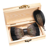 Nœud papillon plume et broches avec boîte cadeau en bois