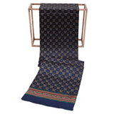 longue écharpe en soie pour hommes