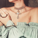 Ras de cou croix avec strass pendentif