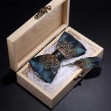 nœud papillon en plumes ,fait à la main avec coffret cadeau en bois